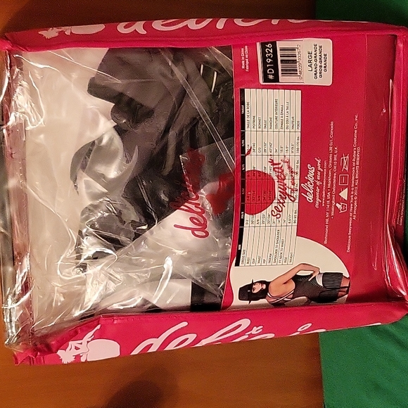 Womens "Married to the Mob" Costume - Picture 4 of 6